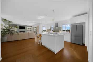 24 Aviano Close, Flat Bush