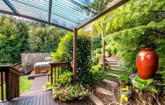 6 Puketiro Place, Paihia