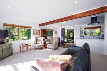 6 Puketiro Place, Paihia