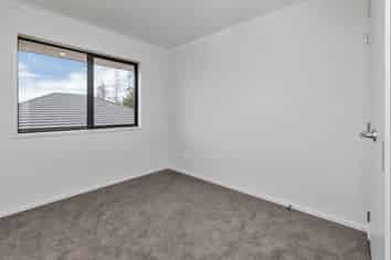 8 Suncrest Lane, Morningside