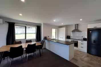 8 Suncrest Lane, Morningside