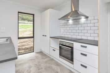 8 Suncrest Lane, Morningside