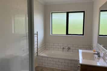 8 Suncrest Lane, Morningside