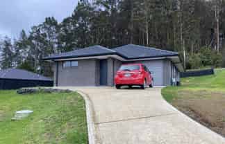 8 Suncrest Lane, Morningside