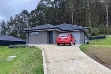 8 Suncrest Lane, Morningside