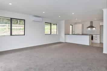 8 Suncrest Lane, Morningside