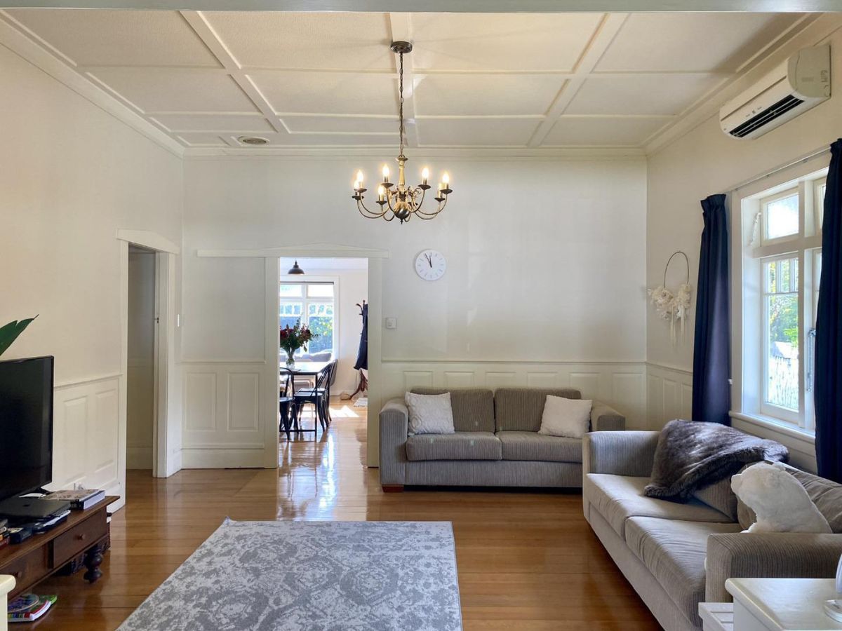 Stunning Character Home – pohled 5