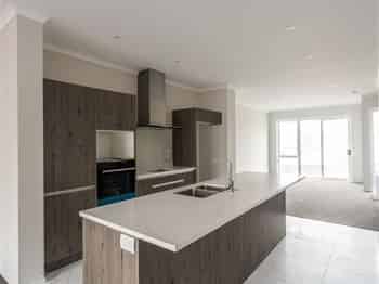 2a Makura Road, Long Bay
