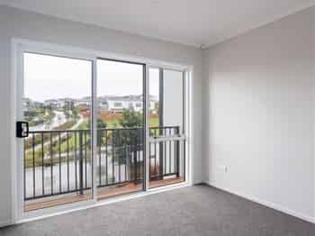 2a Makura Road, Long Bay