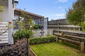 Bedroom 2/173 Waihi Road, Hawera