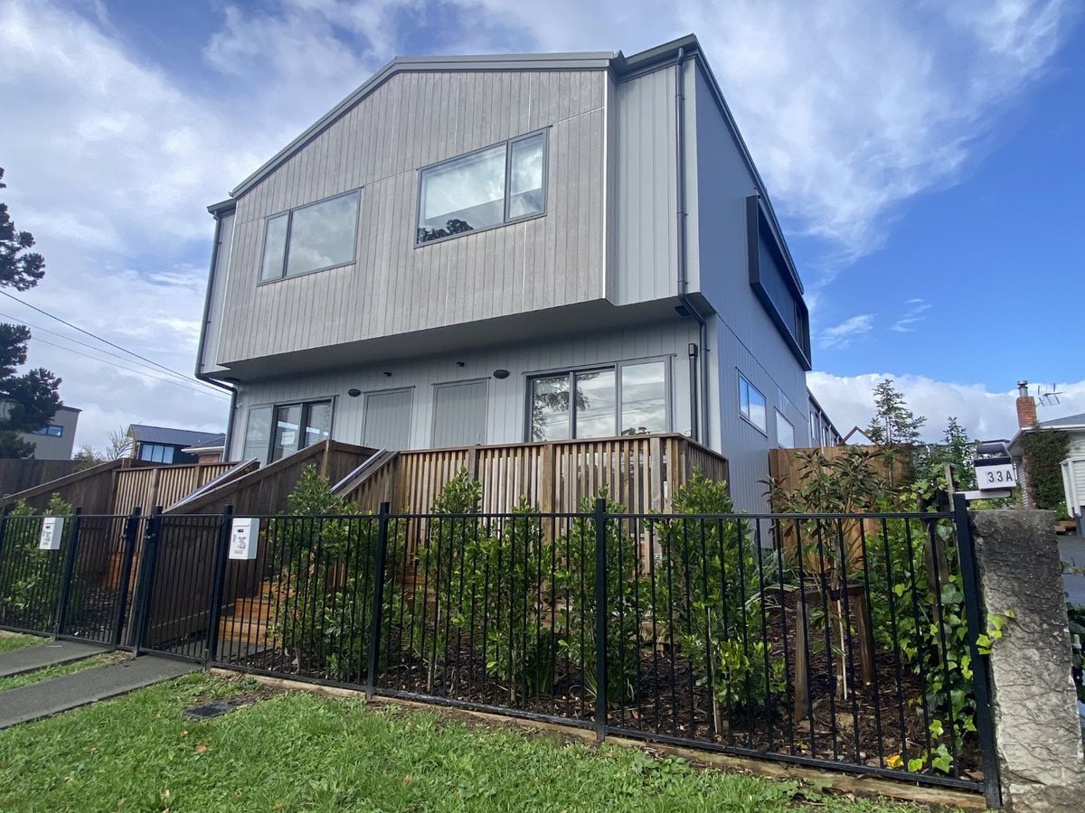 Brand New Two Bedroom Townhouse with 1.5 bathrooms, Te Atatu Peninsula
