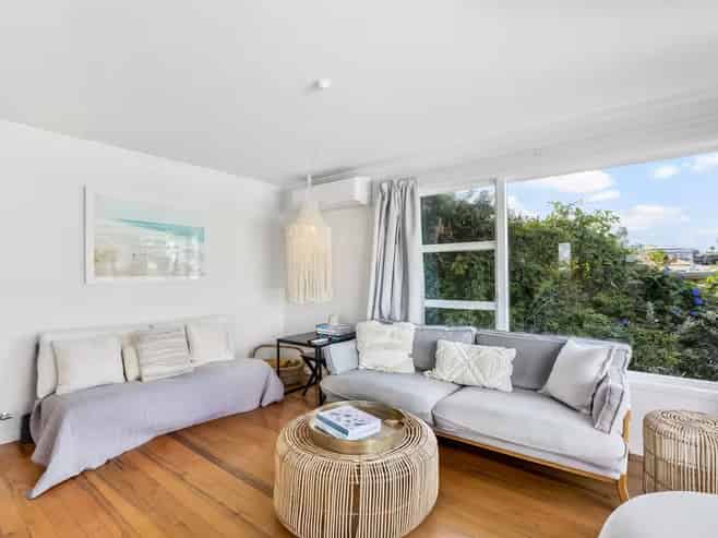3/4 Beach Road, Castor Bay