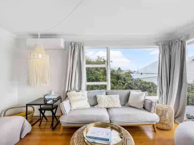 3/4 Beach Road, Castor Bay