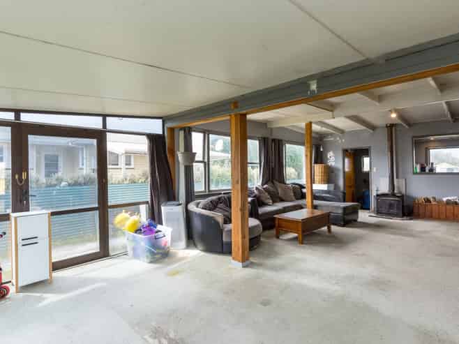 50 River Road, Masterton