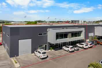 Modern Industrial Unit