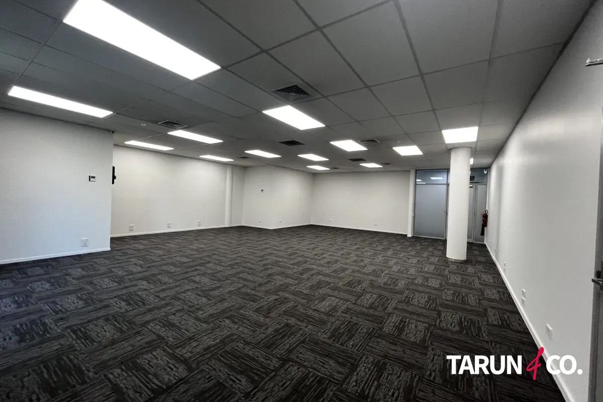 Ground Floor Office | 6 Parks | Penrose - Widok 2