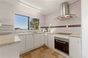 2/601 Glenfield Road, Totara Vale