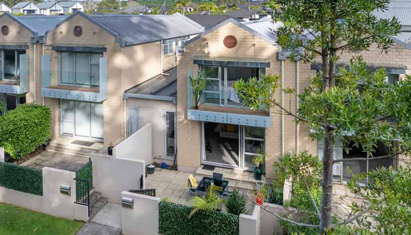 337 Millwater Parkway, Millwater