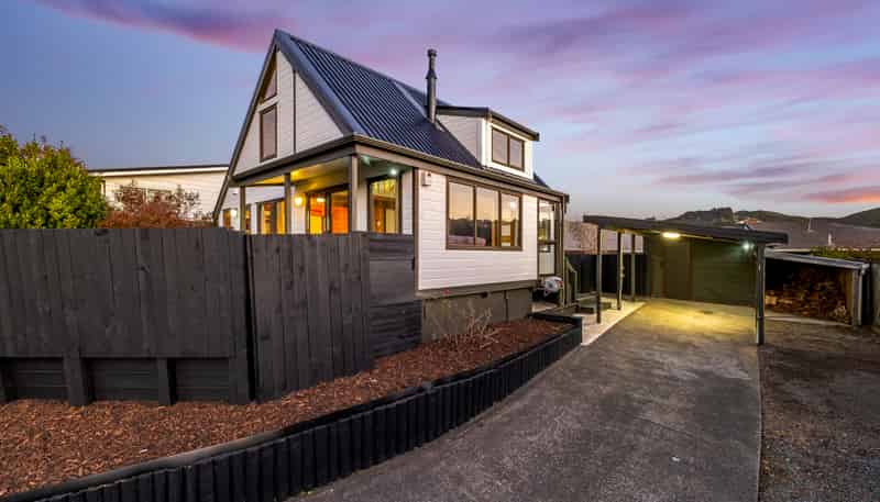 90 Discovery Drive, Whitby