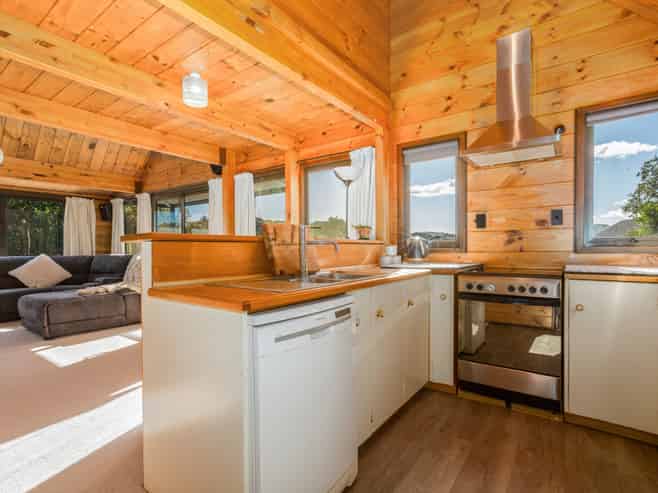 90 Discovery Drive, Whitby