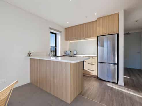 702/10 Copper Beech Ave, Frankton