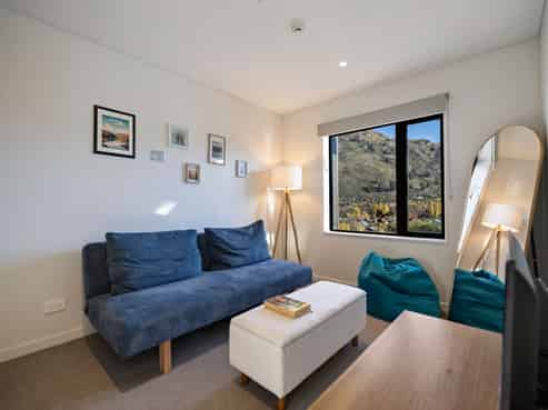 702/10 Copper Beech Ave, Frankton