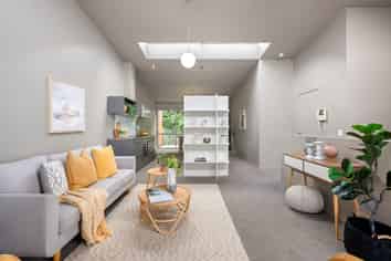 16/2 Onslow Road, Khandallah