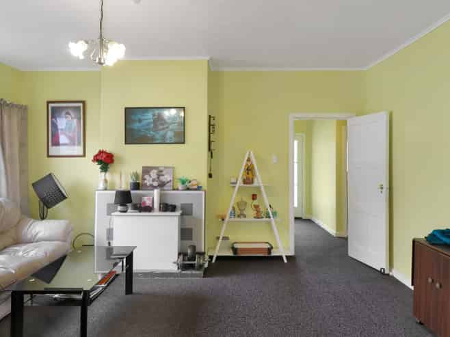 15 Roberts Street, Epuni