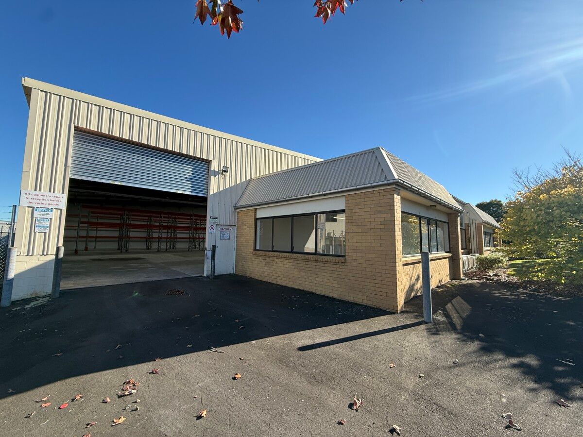 Refurbished Industrial – Dual access, Two Roller Doors - Ansicht 3