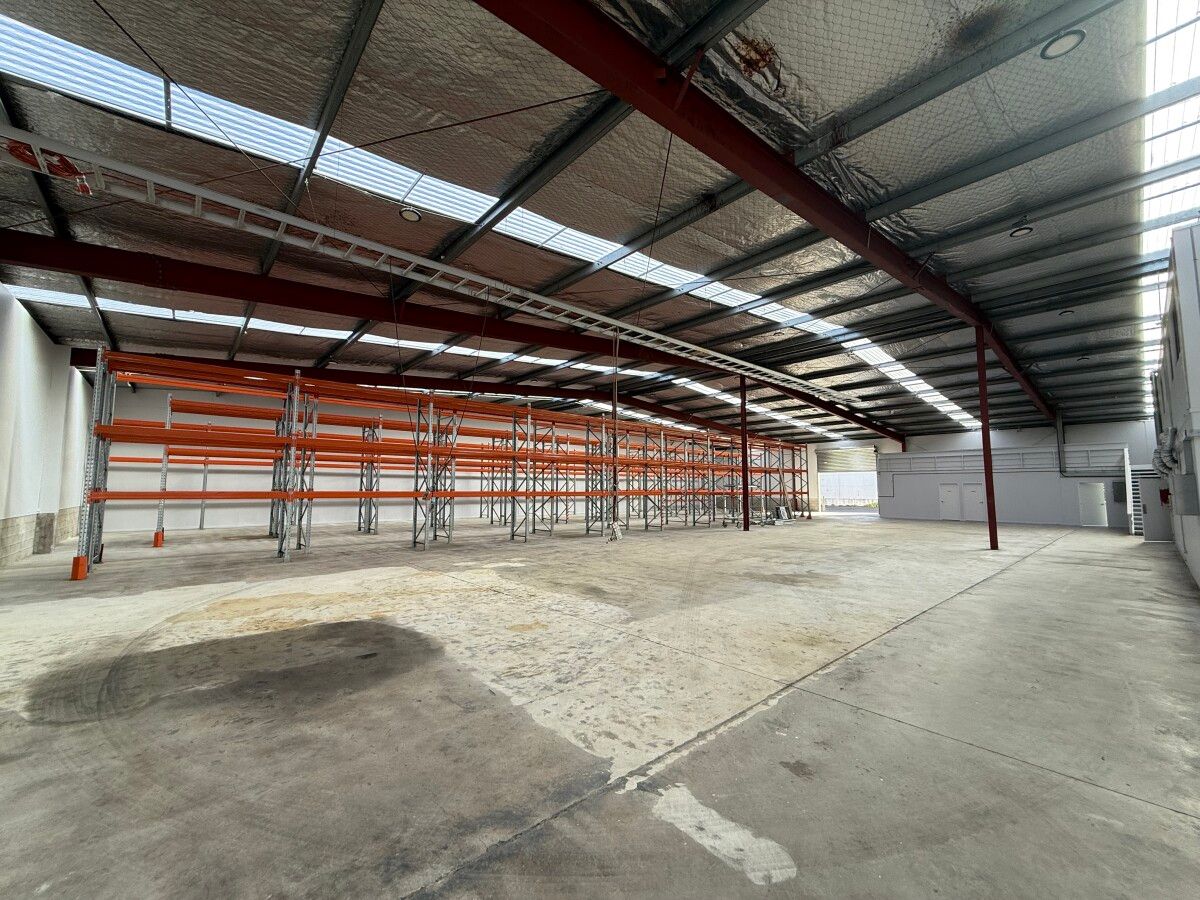 Refurbished Industrial – Dual access, Two Roller Doors - Ansicht 4