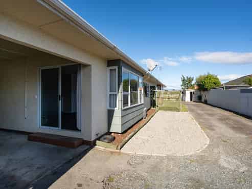 2/107 Parkers Road, Tahunanui