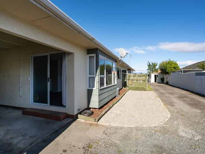 2/107 Parkers Road, Tahunanui
