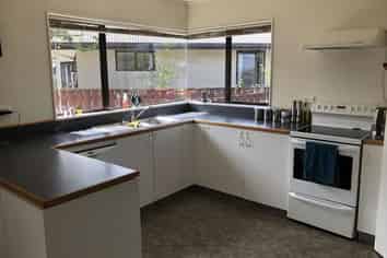 B/17 Martin Avenue, Wakefield