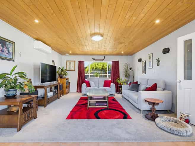 11 Fishermans Drive, Coastlands