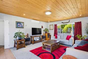 11 Fishermans Drive, Coastlands