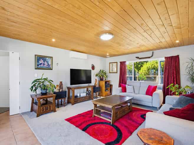 11 Fishermans Drive, Coastlands