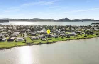 18 Admiral Drive, Cooks Beach