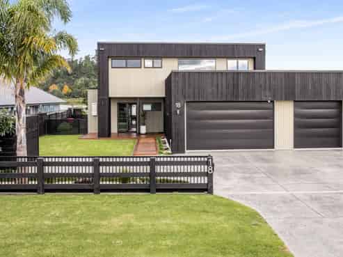 18 Admiral Drive, Cooks Beach