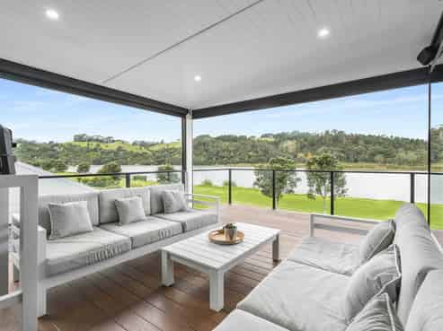 18 Admiral Drive, Cooks Beach
