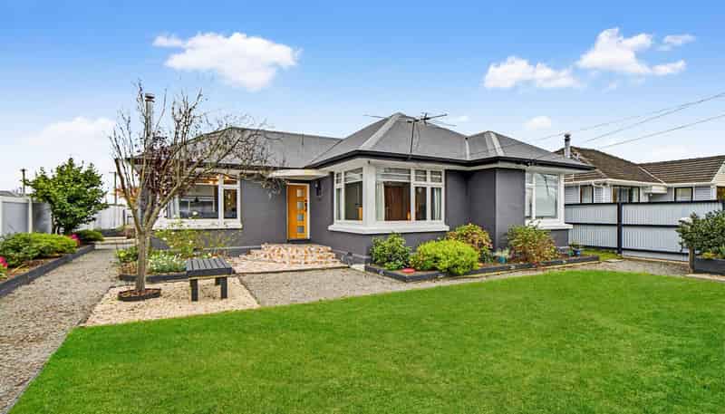 13 Cossar Street, Burwood