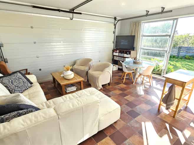  108 Mahoe Place, Matarangi
