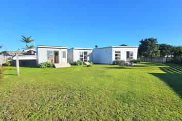  108 Mahoe Place, Matarangi