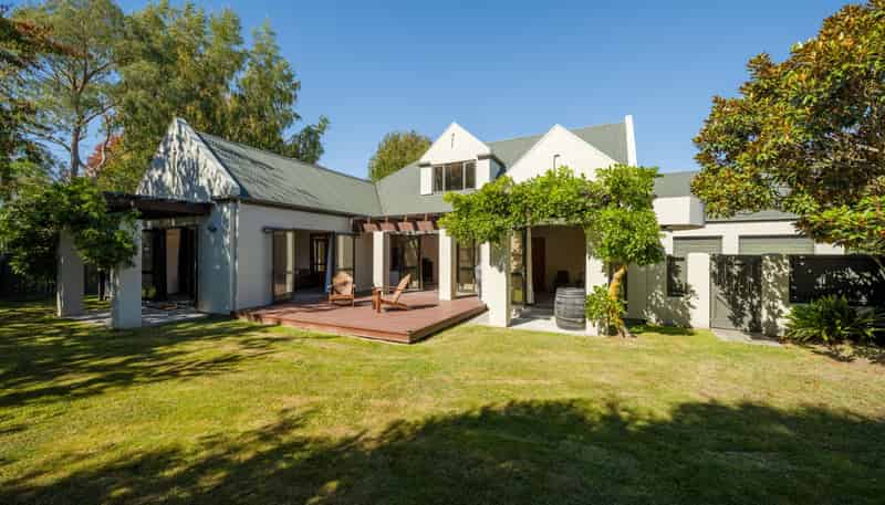 12 Cherrywood Park, Springlands