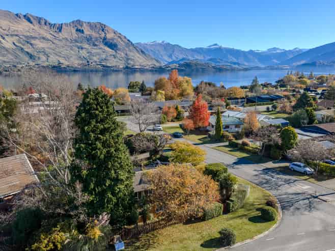 43 Hunter Crescent, Wanaka