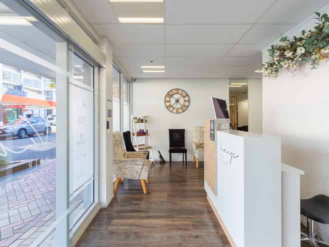 64sqm: Light-Filled Former Hairdresser Premises