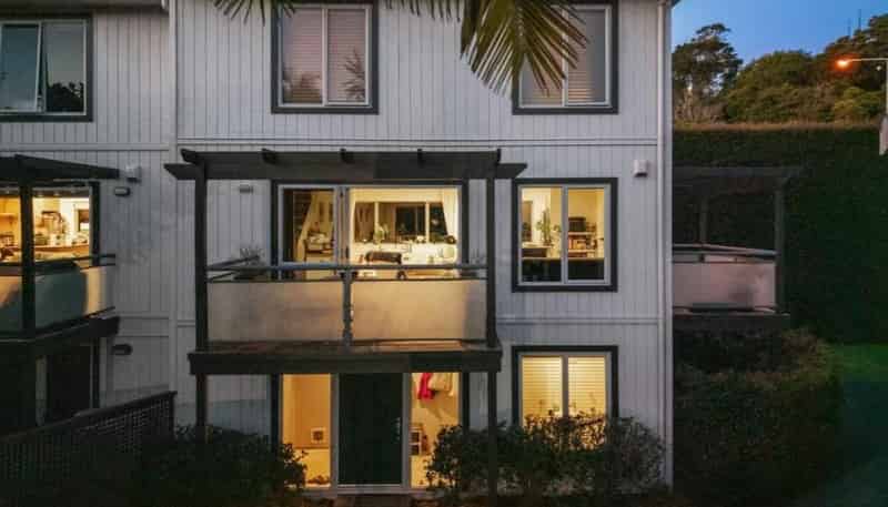 8/33 School Road, Kingsland