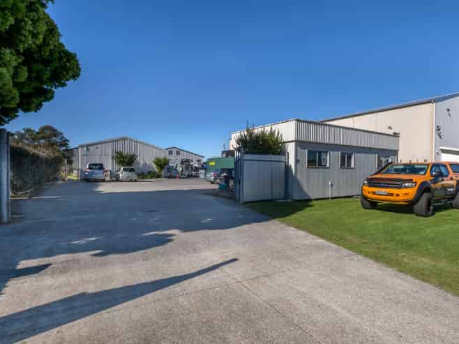 Freehold Industrial Investment, Dual Income