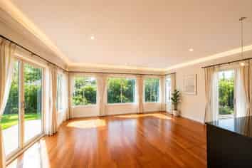 10 Villa Court, Eastern Beach