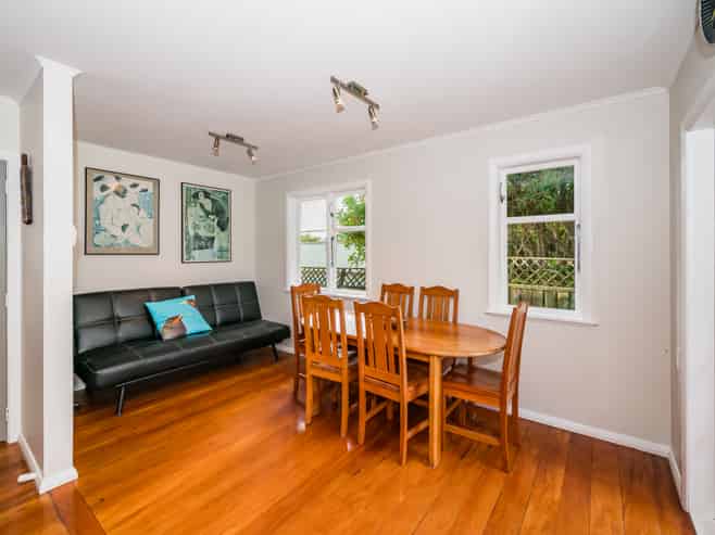 9 Tennis Court Road, Raumati South