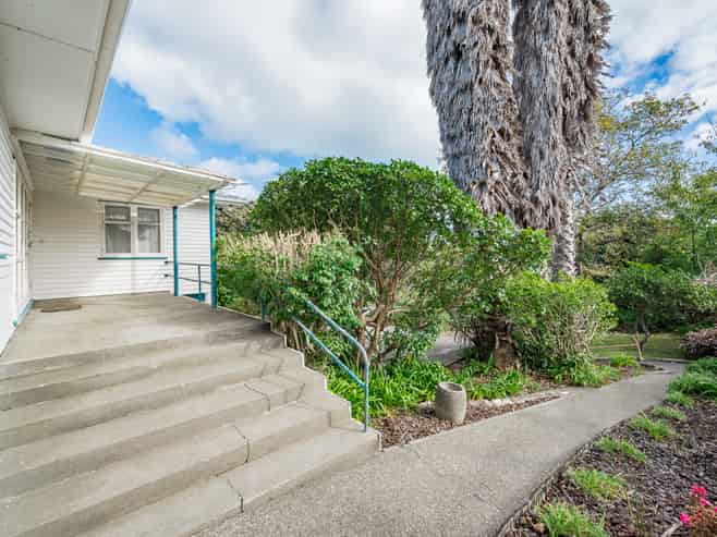 9 Tennis Court Road, Raumati South